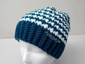 Hounds Tooth Stitch Crochet Hat side